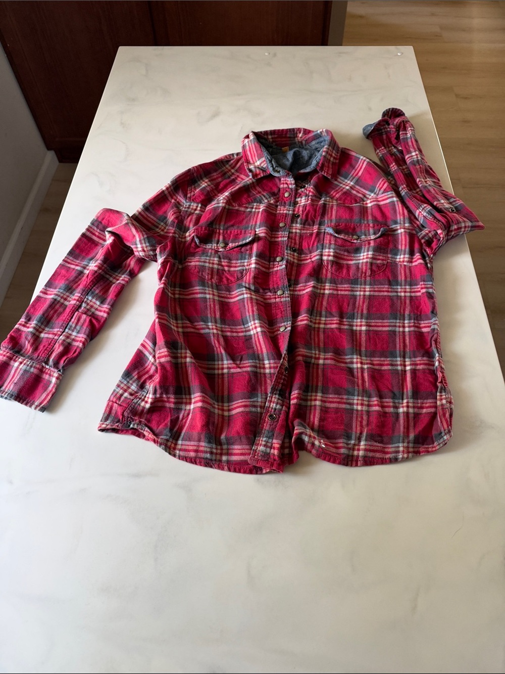 Women’s Red Plaid Snap-Up Shirt - Lightweight Flannel